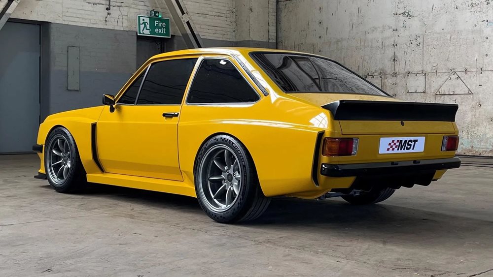 Αυτό το Ford Escort MK2 είναι ένα ολοκαίνουργιο νοσταλγικό διαμάντι