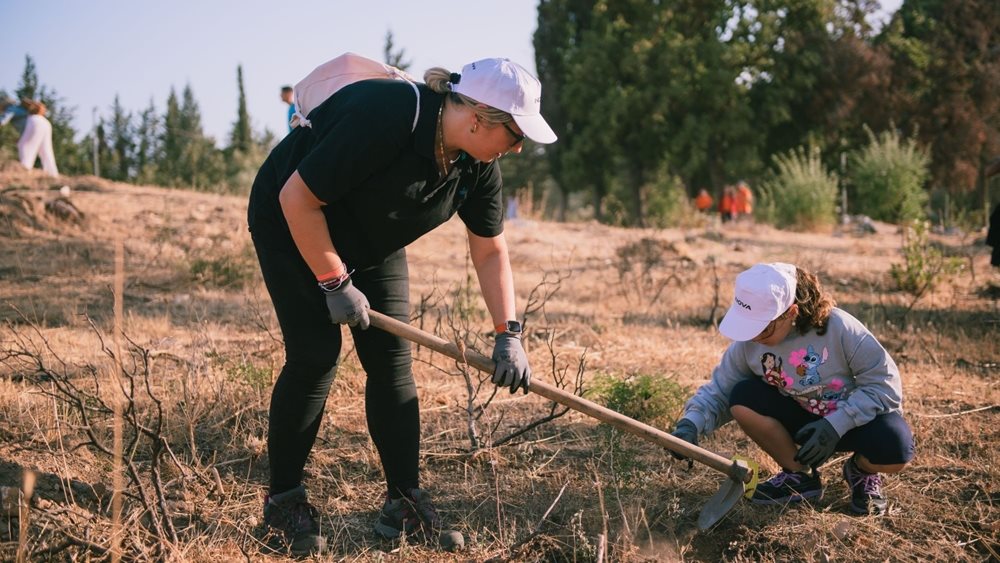 Η ομάδα της Nova πραγματοποίησε νέα περιβαλλοντική εθελοντική δράση στην Ιερά Μονή Πεντέλης