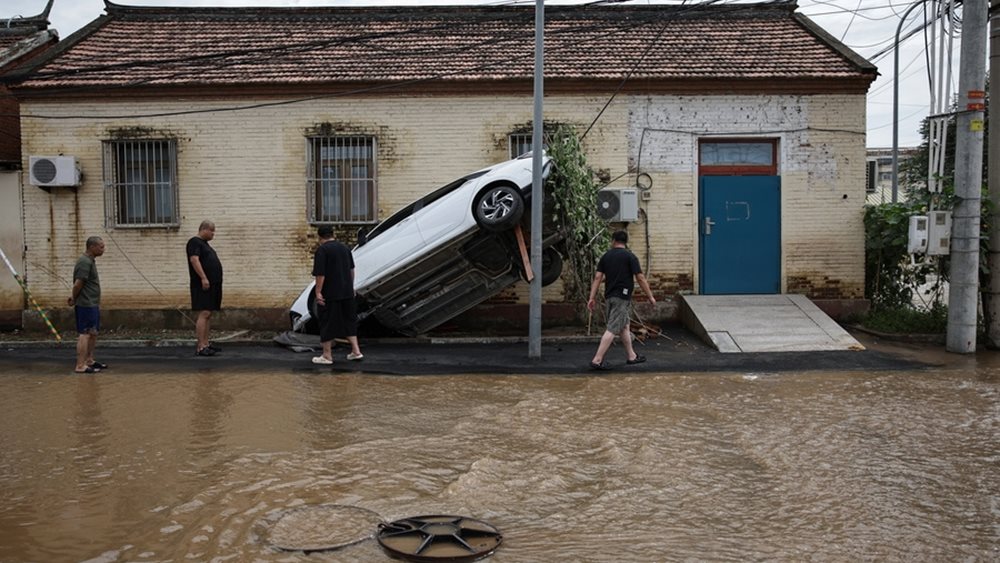 Κίνα: Δεκάδες χιλιάδες άνθρωποι εγκατέλειψαν τις εστίες τους μετά τις καταρρακτώδεις βροχές