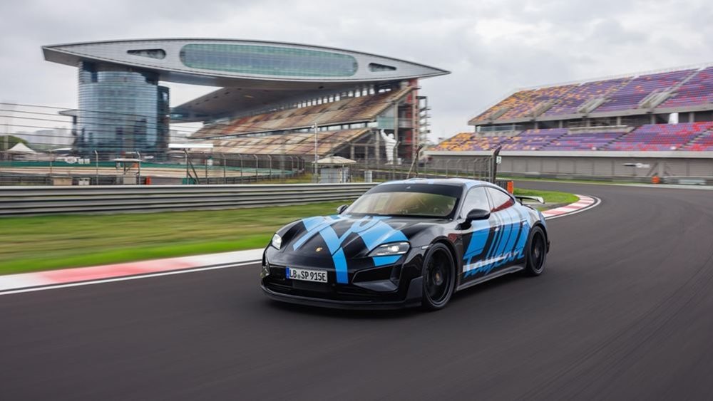 H Porsche Taycan Turbo GT κάνει συλλογή ρεκόρ σε πίστες