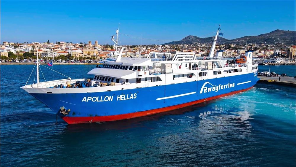 Μηχανική βλάβη στο ΑΠΟΛΛΩΝ ΕΛΛΑΣ πριν τον απόπλου για την Αίγινα