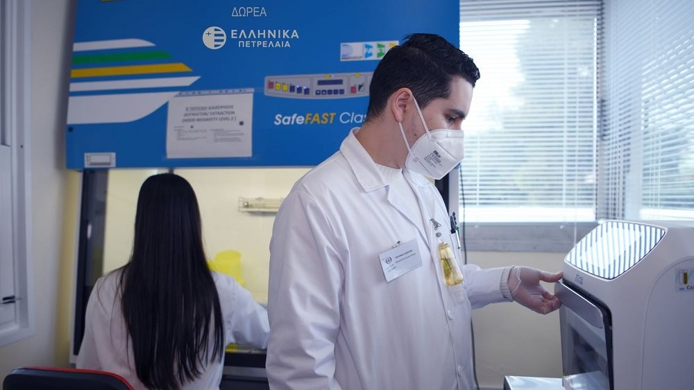 ΕΛΠΕ: Νέα δωρεά 5.000 αντιδραστηρίων στο «ΘΡΙΑΣΙΟ» Νοσοκομείο