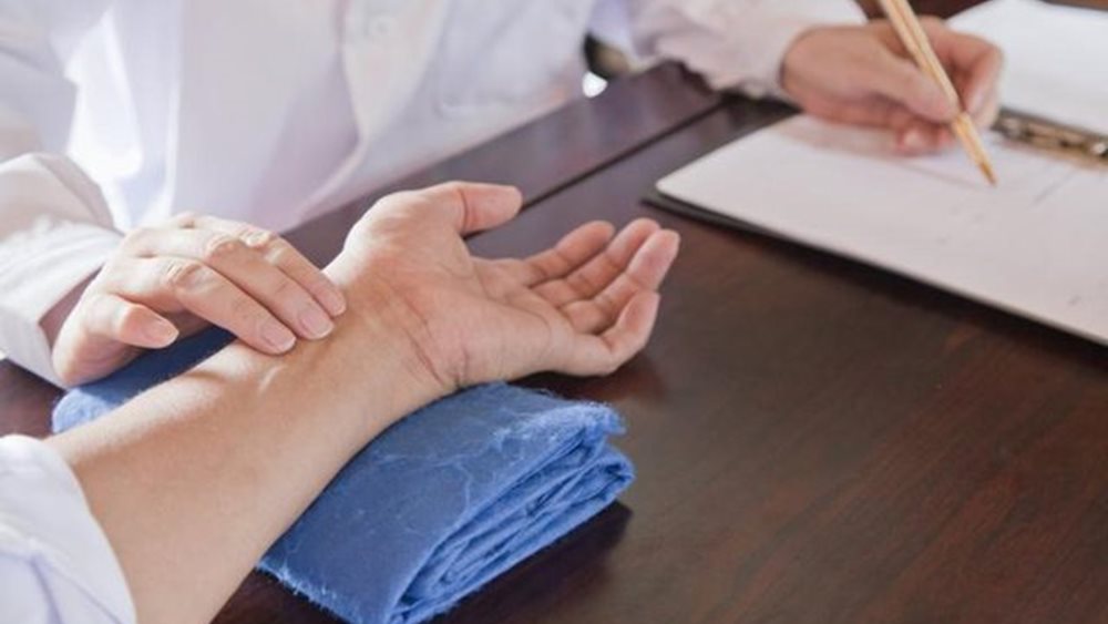 Τέλος στην ελεύθερη επιλογή γιατρού, υποχρεωτική η υπαγωγή στον οικογενειακό