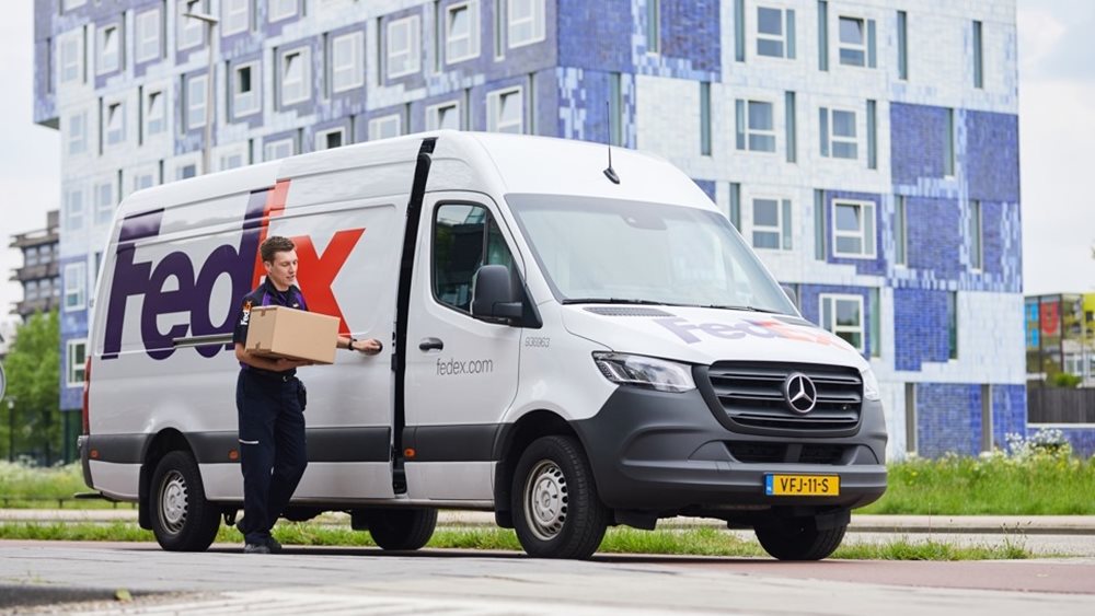 Μελέτη FedEx: Οι παραδόσεις δεμάτων στην Ευρώπη θα φτάσουν τα 6,2 δισ. κατά την εορταστική περίοδο - Ρεκόρ μετά την πανδημία
