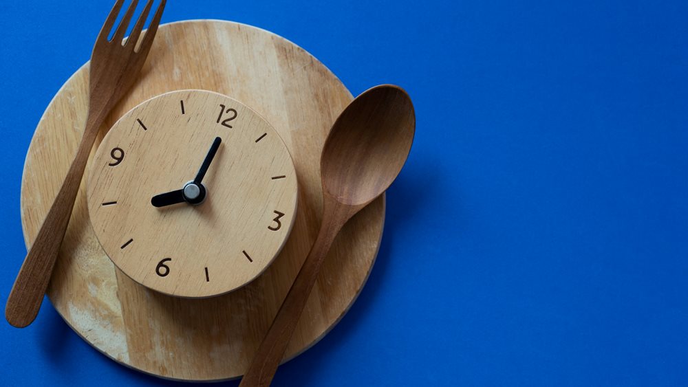 Έρευνα: Μέχρι ποια ώρα να τρώμε για να είμαστε πιο υγιείς