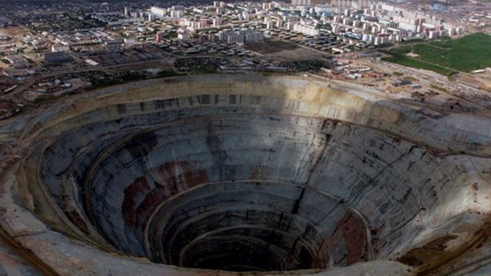 ΕΕ: Η μεγαλύτερη ρωσική εταιρεία διαμαντιών προστέθηκε στον κατάλογο κυρώσεων