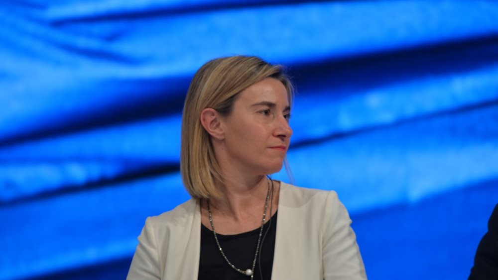 F. Mogherini: Ιστορικής σημασίας η επαναστατική δράση του Fidel Castro
