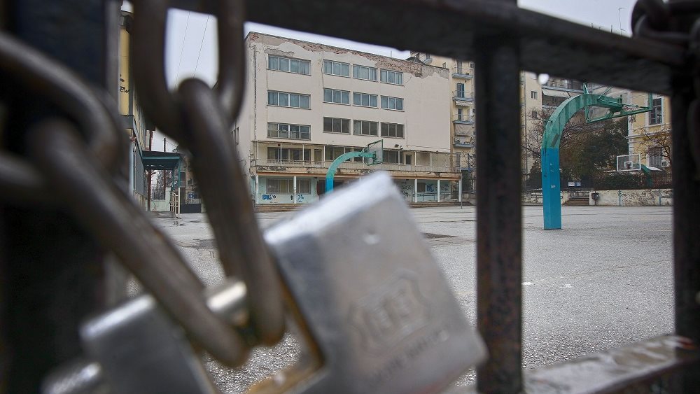 Ανοικτό το ενδεχόμενο lockdown σε όλη τη χώρα έως 15 Μαρτίου - πάνω από 2.000 τα κρούσματα σήμερα