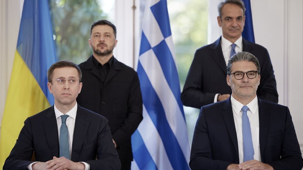 Politico: Η Ελλάδα υιοθετεί την ενεργειακή ατζέντα των ΗΠΑ - Πρώτη στην ΕΕ που συμμετέχει ενεργά στην αντικατάσταση του ρωσικού αερίου με LNG