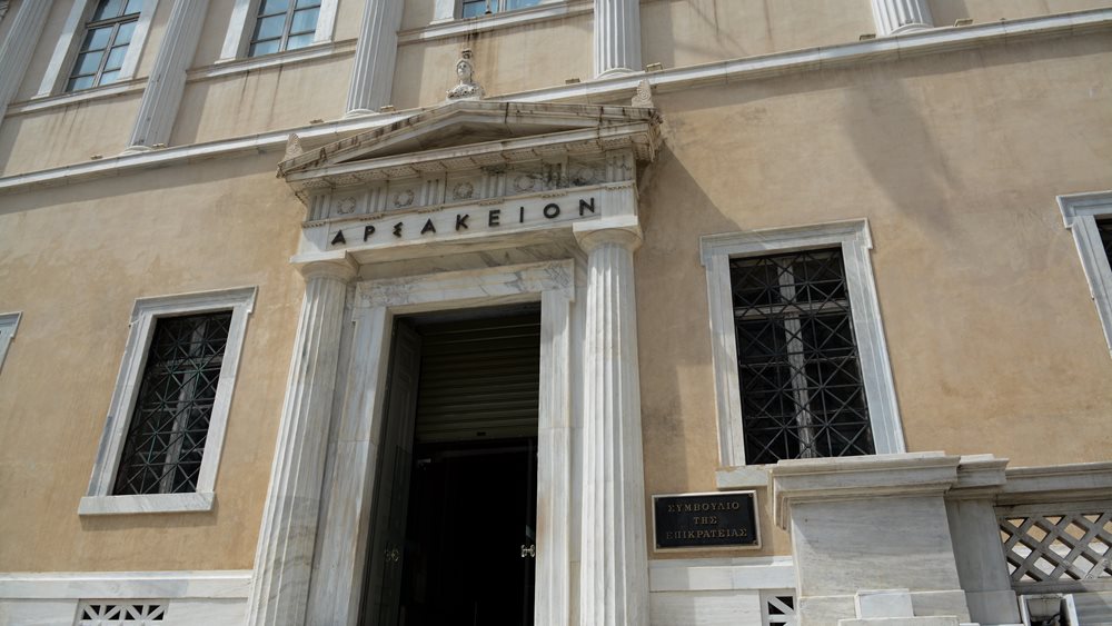 Το ΣτΕ απέρριψε το αίτημα υγειονομικών για αναστολή του υποχρεωτικού εμβολιασμού