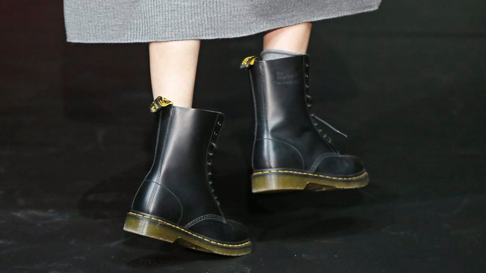 Dr. Martens: Υποβάθμισε το guidance για τα κέρδη μετά την επιβράδυνση στο εξάμηνο