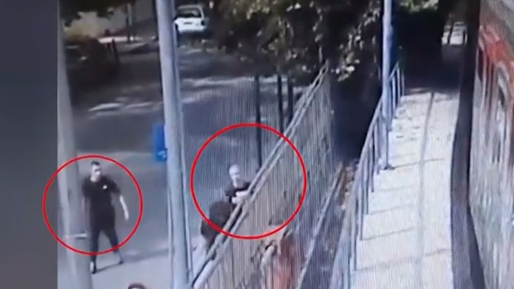 Κηφισιά - Ακόμη ένα περιστατικό βίας μεταξύ ανηλίκων: H στιγμή της επίθεσης για ένα κινητό