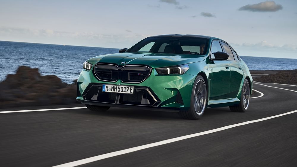 Αποκαλύφθηκε η νέα BMW M5 και είναι υβριδική με 727 ίππους και 100 κιλά ροπή (εικόνες)