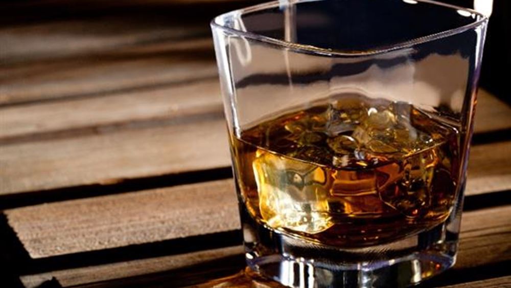 Βρετανία: Σε χάρτινα μπουκάλια θα κυκλοφορεί το ουΐσκι Johnnie Walker από το 2021