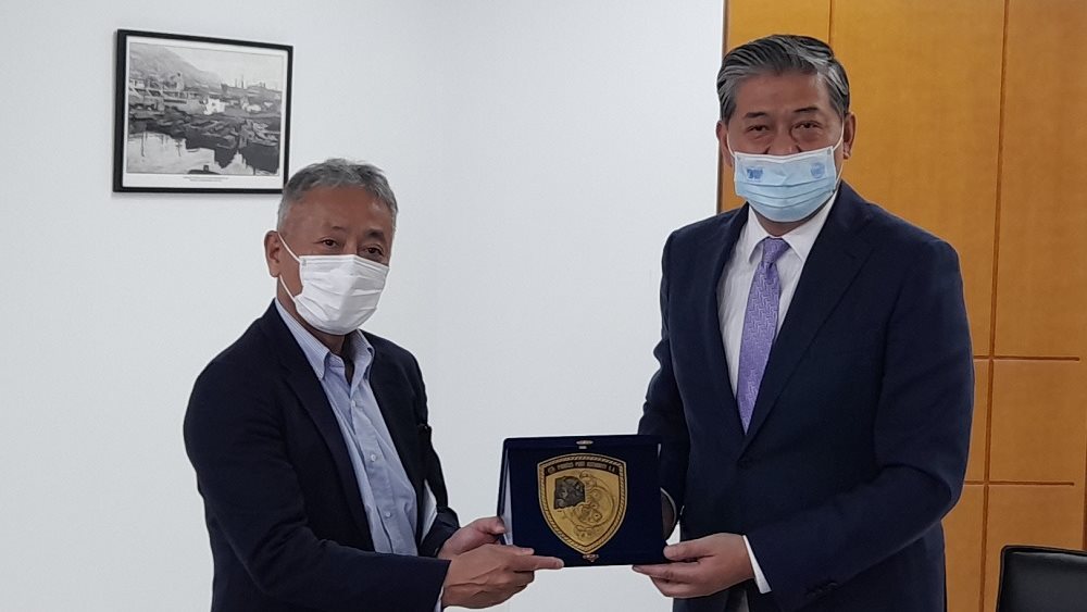 ΟΛΠ: Συνάντηση Captain Weng Lin με τον πρέσβη της Ιαπωνίας στην Ελλάδα