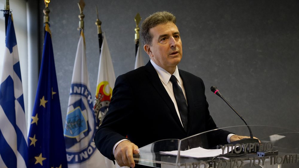 Στον εισαγγελέα αναρτήσεις με θεωρίες συνωμοσίας για τον κορονοϊό, με εντολή Χρυσοχοΐδη