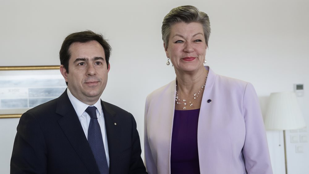 Δημιουργείται μηχανισμός εθελούσιας επιστροφής για 5.000 μετανάστες