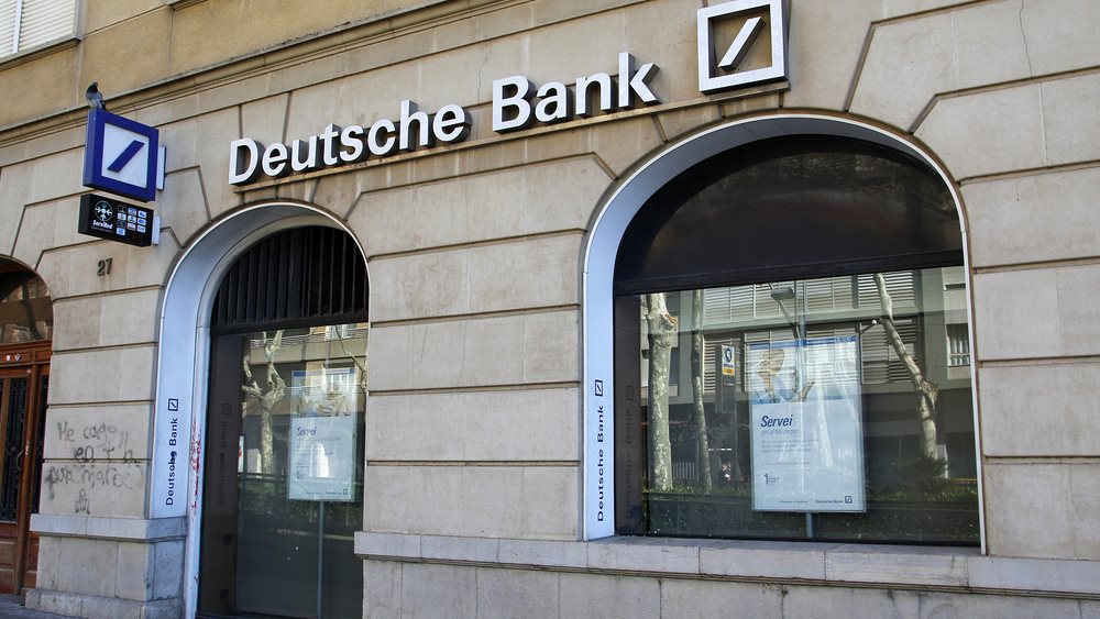 Γερμανία: Έφοδος της αστυνομίας στη Deutsche Bank, βουτιά άνω του 3% η μετοχή