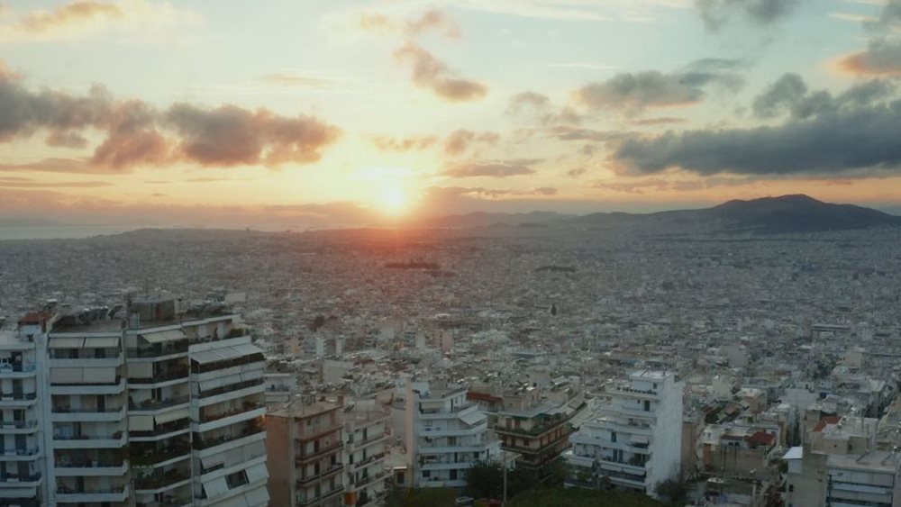 Ένα αρχιτεκτονικό γραφείο στην Κυψέλη μας θυμίζει ότι η αυθεντικότητα και οι ατέλειες είναι αυτές που κάνουν έναν τόπο μοναδικό