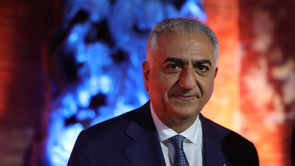 Politico: Το σχέδιο του εξόριστου γιου του σάχη για ανατροπή του Χαμενεΐ και επιστροφή στο Ιράν