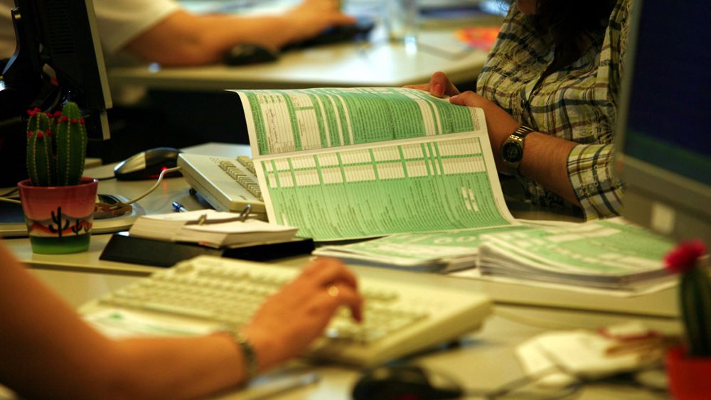 Εφορία: Εκκαθαριστικά σε φορολογούμενους και επιχειρήσεις για υποθέσεις που παραγράφονται στο τέλος του έτους