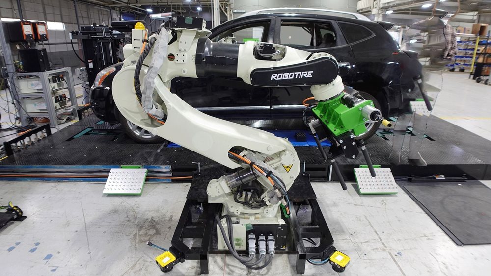 Πώς το RoboTire αλλάζει λάστιχα σε χρόνο Formula 1 (+video)