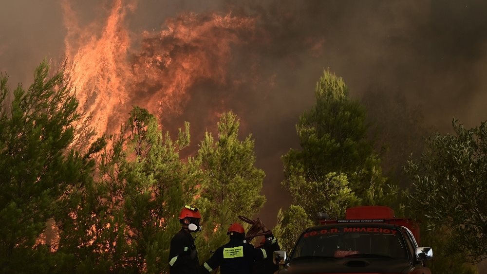 Φωτιά στην Αττική: Δορυφόρος του Copernicus καταγράφει την τεράστια έκταση της Wildfire