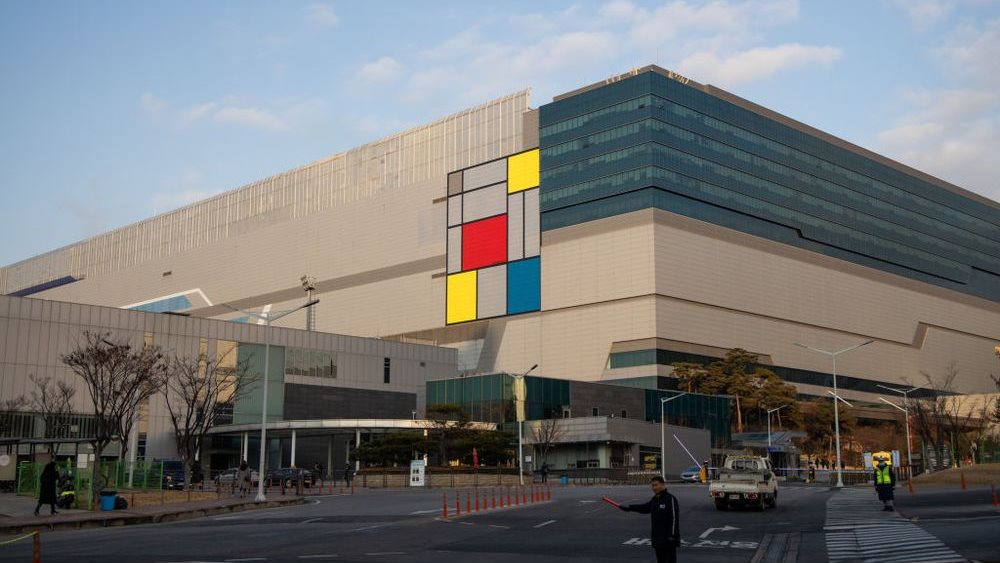 Πώς ο Μπάιντεν εξελίσσεται σε &quot;συνεχιστή&quot; του Τραμπ