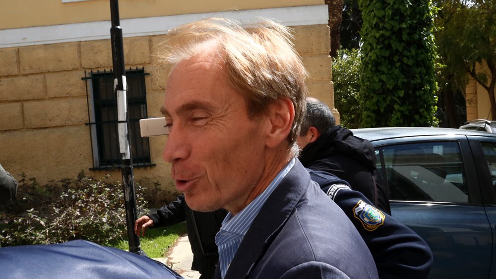 Δραπέτευσε ο Ελβετός τραπεζίτης Όσβαλντ που δικάζεται για υποθέσεις διαφθοράς στην Ελλάδα