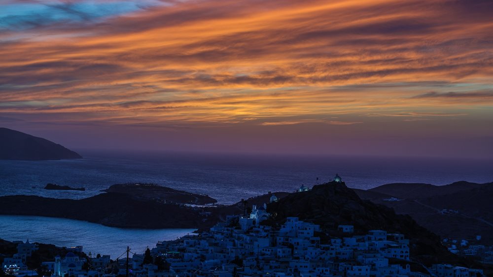 Σε κατάσταση έκτακτης ανάγκης κηρύχθηκε η Ίος, λόγω της σεισμικής δραστηριότητας μεταξύ Σαντορίνης και Αμοργού