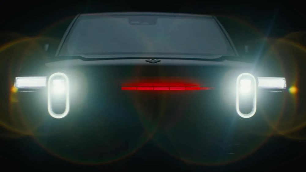 Η εντυπωσιακή ιδέα της Rivian για το Halloween με Ιππότη της Ασφάλτου (video)
