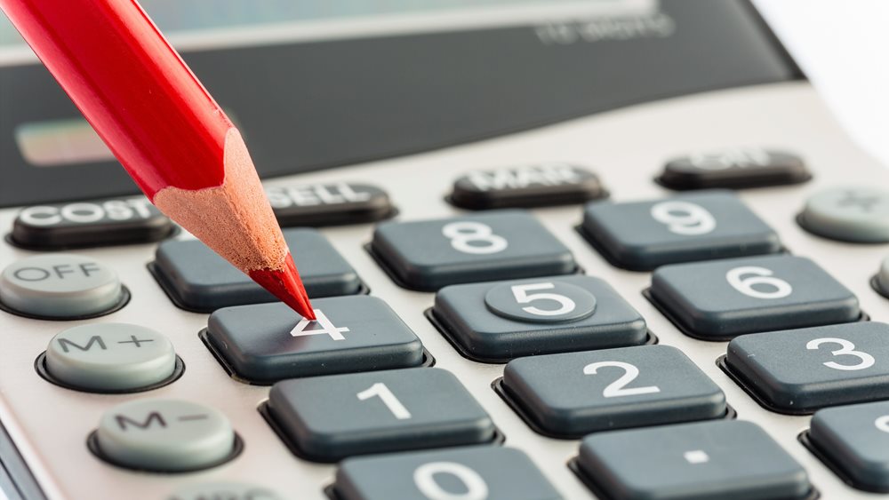 Μειωμένος ΦΠΑ και "κούρεμα" προκαταβολής φόρου για όλο το 2021