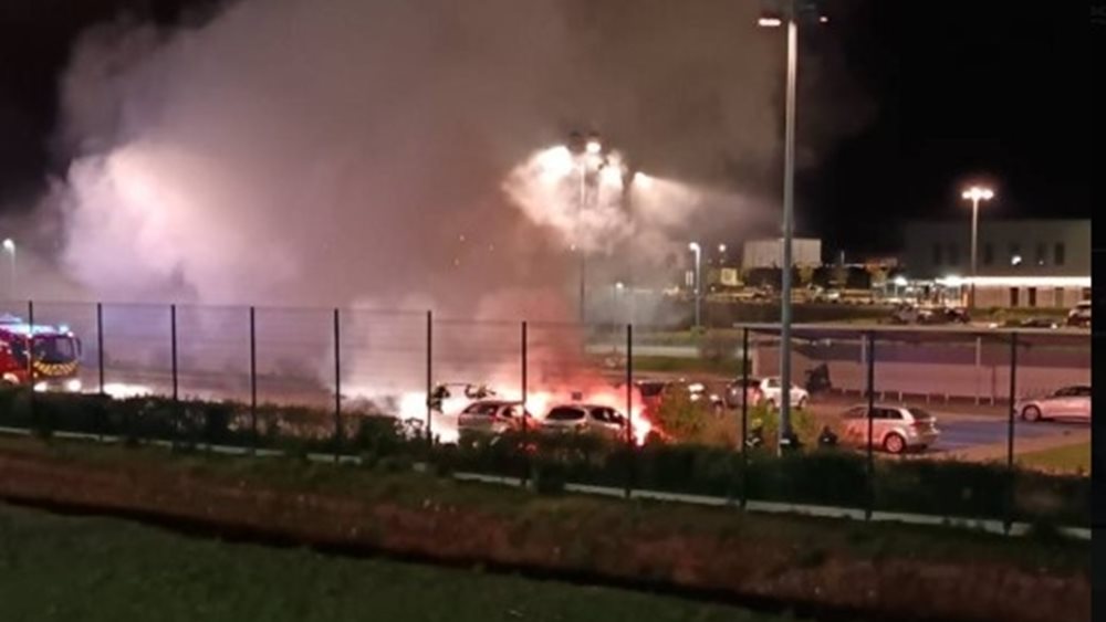Μπαράζ επιθέσεων σε επτά γαλλικές φυλακές κατά τη διάρκεια της νύχτας - Πυροβολισμοί με Καλάσνικοφ, εμπρησμοί και απειλές