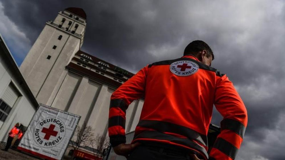 Εμβολιασμός για όλους άνω των 18 ετών στις ΗΠΑ - Ποιες ευρωπαϊκές χώρες αίρουν περιοριστικά μέτρα