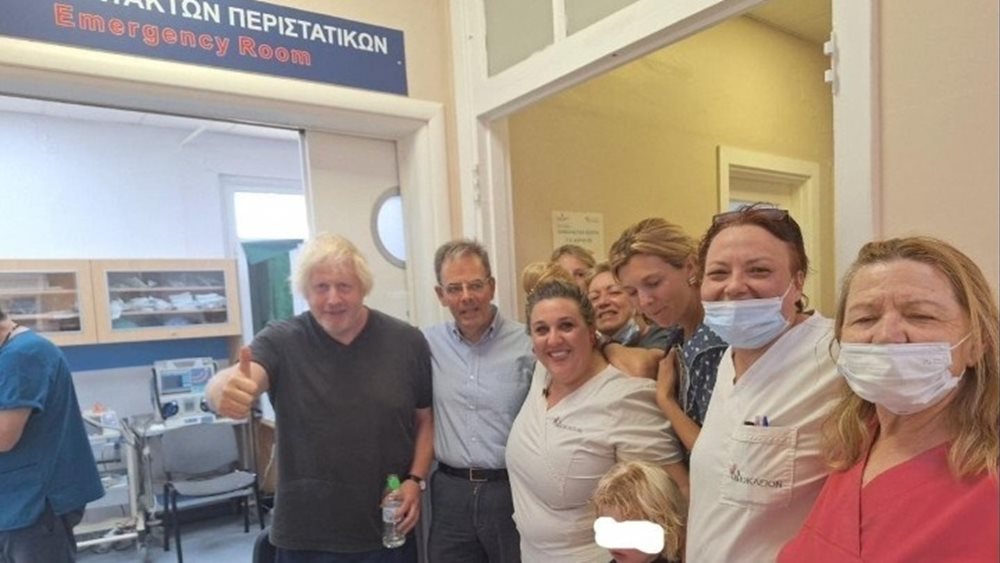 Μπόρις Τζόνσον: Πήγε στα επείγοντα του νοσοκομείο Καρύστου τον 6χρονο γιο του - Το tweet του υπ. υγείας Άδ. Γεωργιάδη