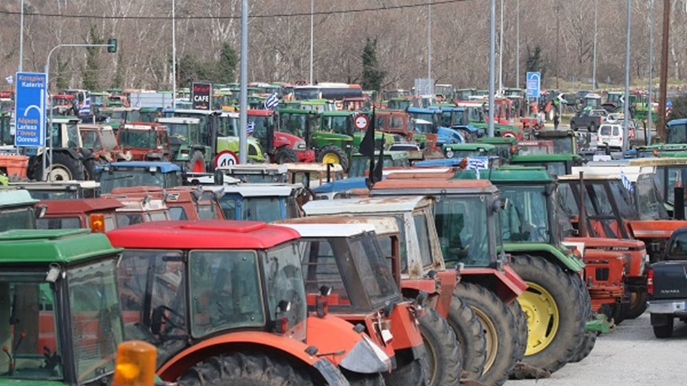 Καθημερινός δίωρος αποκλεισμός της εθνικής οδού Πατρών-Κορίνθου από αγρότες