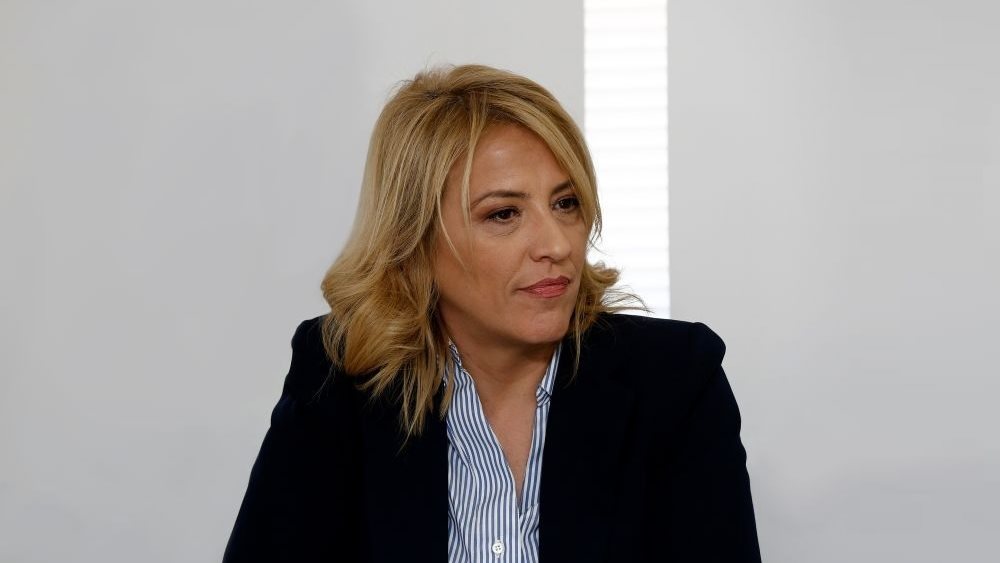 Ρ. Δούρου: Να πάρει θέση η κυβέρνηση την απομάκρυνση κοπαδιών και βοσκών από τη βραχονησίδα Σύρνα