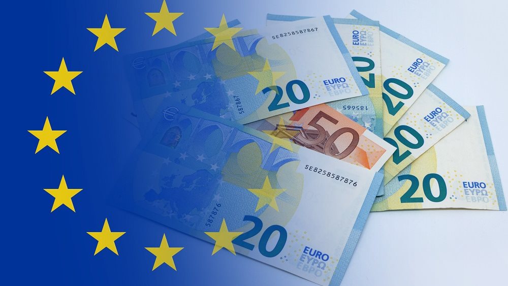 Η Ευρωζώνη βυθίζεται στο χρέος, η ΕΚΤ σε ετοιμότητα για νέα βήματα.