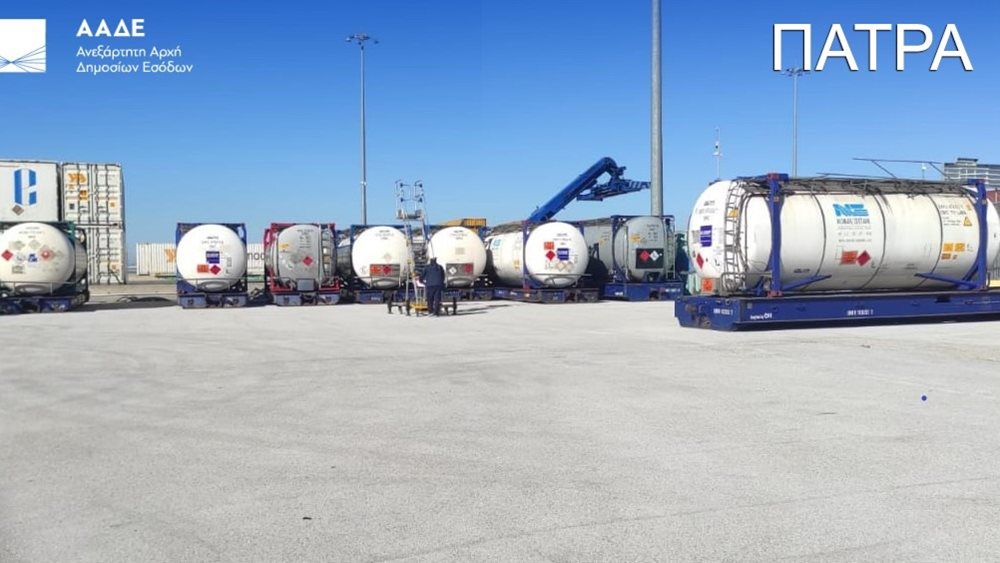 ΑΑΔΕ: Διπλό μπλόκο σε 10 βυτία με επικίνδυνους διαλύτες για νόθευση καυσίμων