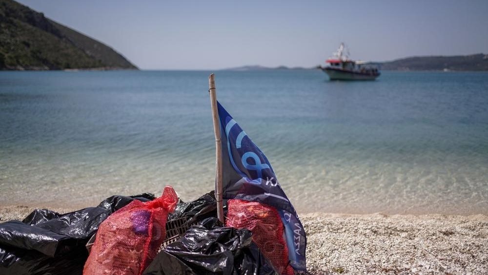 COSMOTE BLUE: Απομάκρυνση 34 τόνων πλαστικού από τις ελληνικές θάλασσες και εκπαίδευση 190 ψαράδων το 2023