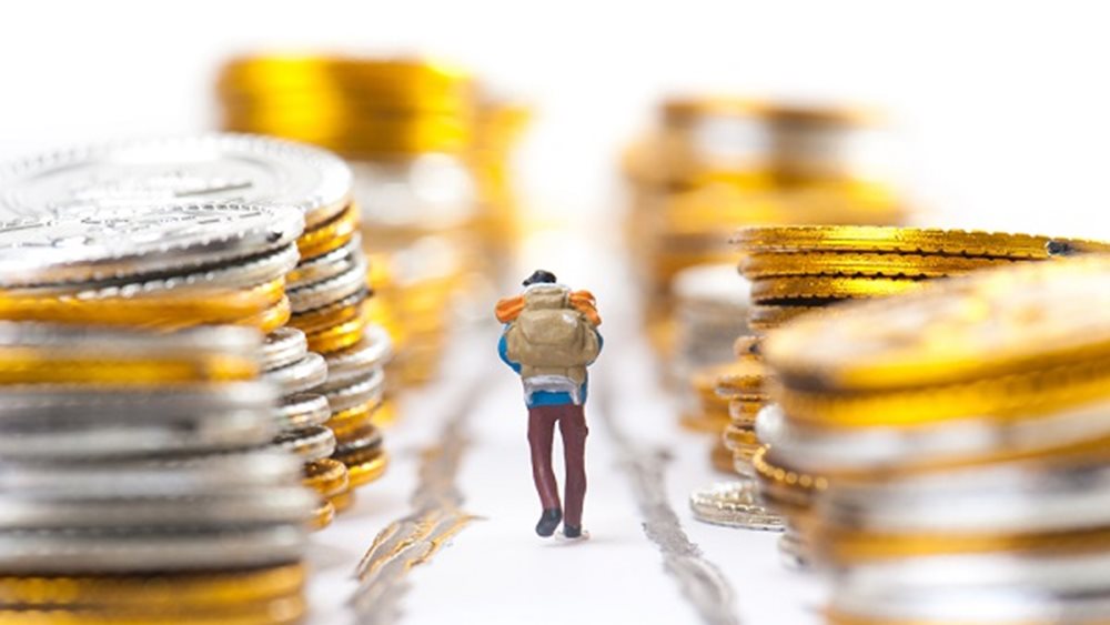 Στα 1,2 δισ. ευρώ το κόστος από το χαράτσι σε επαγγελματίες και μπλοκάκια