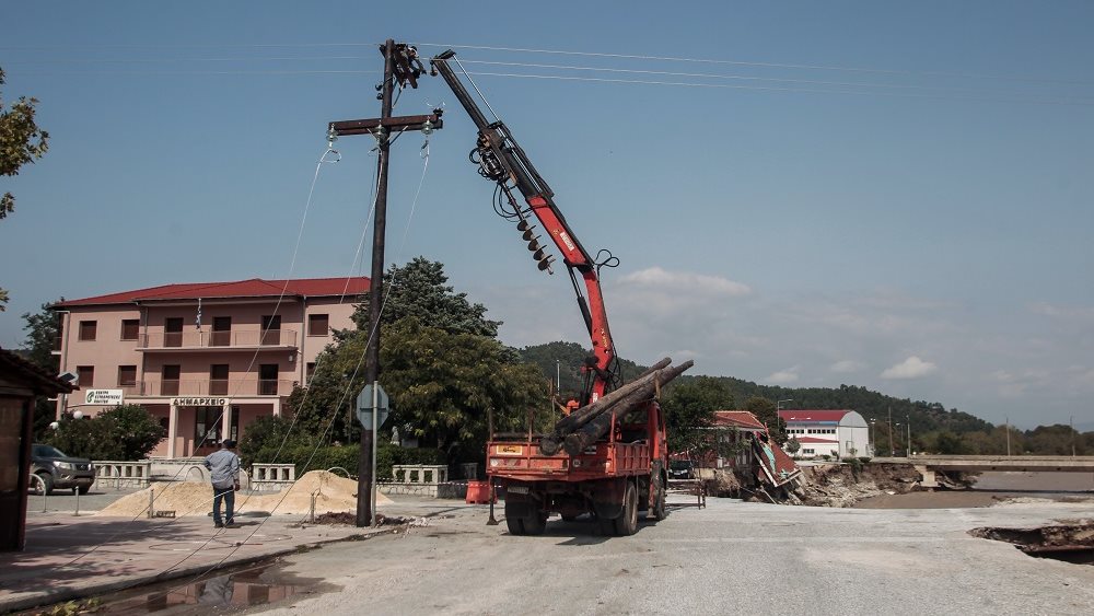 ΔΕΔΔΗΕ: Εργαζόμαστε επί 24ώρου βάσεως για την ταχύτερη αποκατάσταση των ζημιών του “Ιανού”