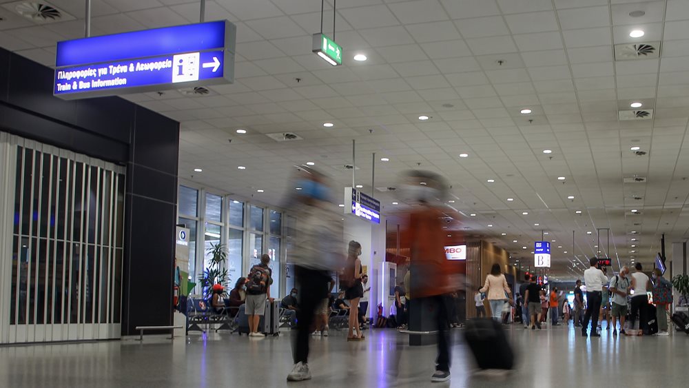 Με υγειονομικό &quot;διαβατήριο&quot; η είσοδος στη χώρα τουριστών από Βουλγαρία - Ρουμανία