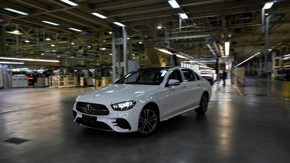 Πώς ο πληθωρισμός και η Mercedes δίνoυν δίκιο στον Warren Buffett