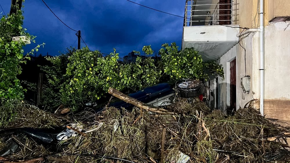 Κατολισθήσεις και πλημμύρες σαρώνουν Πρέβεζα, Κέρκυρα, Τρίπολη, Λέσβο – 112 σε Χίο, Σέριφο, θυελλώδεις νοτιάδες στο Αιγαίο