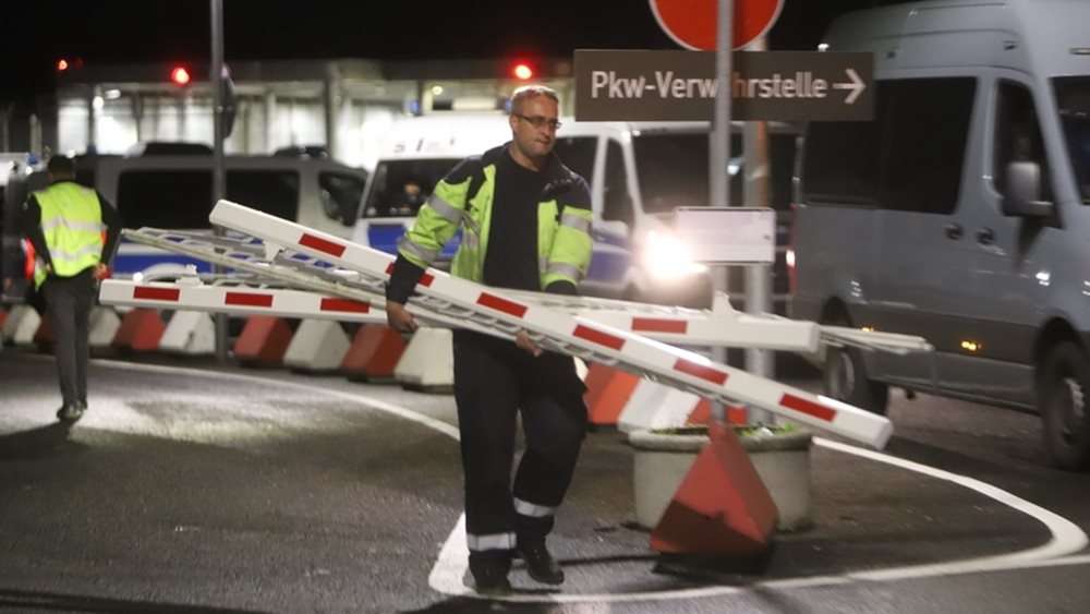 Γερμανία: Ένοπλος κρατά όμηρο την κόρη του στο αεροδρόμιο του Αμβούργου