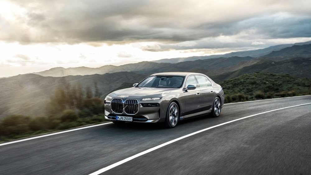 Nέες BMW Σειρά 7 και i7: Επίδειξη τεχνολογίας