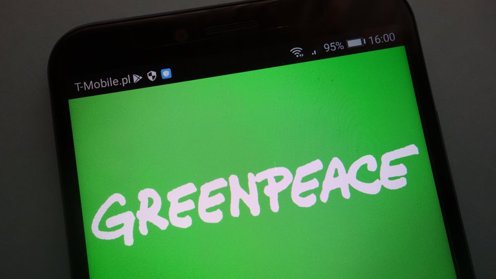 Καναδάς: Έφοδος ακτιβιστών της Greenpeace στο γραφείο της υπουργού Οικονομικών