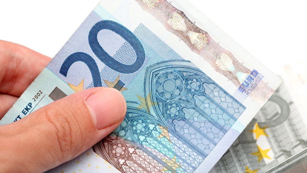 Κόπωση στην αποταμίευση, ανησυχία για νέα κόκκινα δάνεια