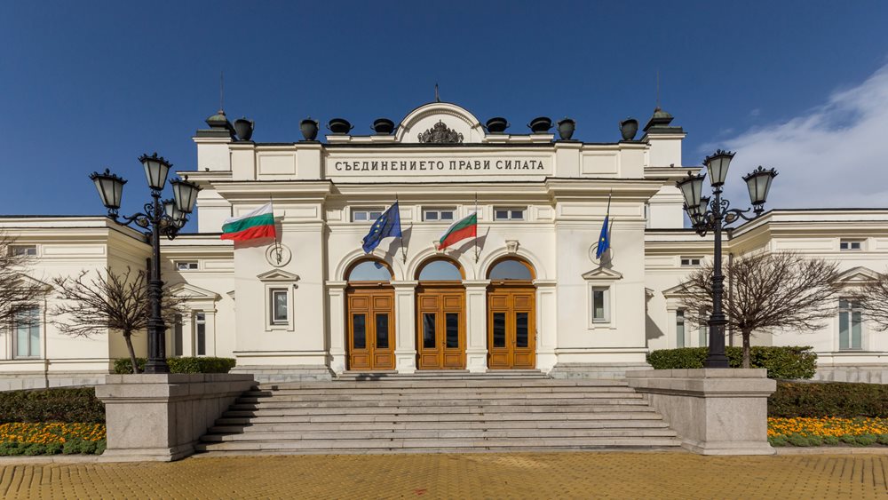 Βουλγαρία: Η κυβέρνηση του πρωθυπουργού Νικολάι Ντένκοφ "επέζησε" της πρώτης πρότασης μομφής